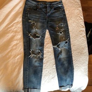 American Eagle ripped artist boyfriend jeans!